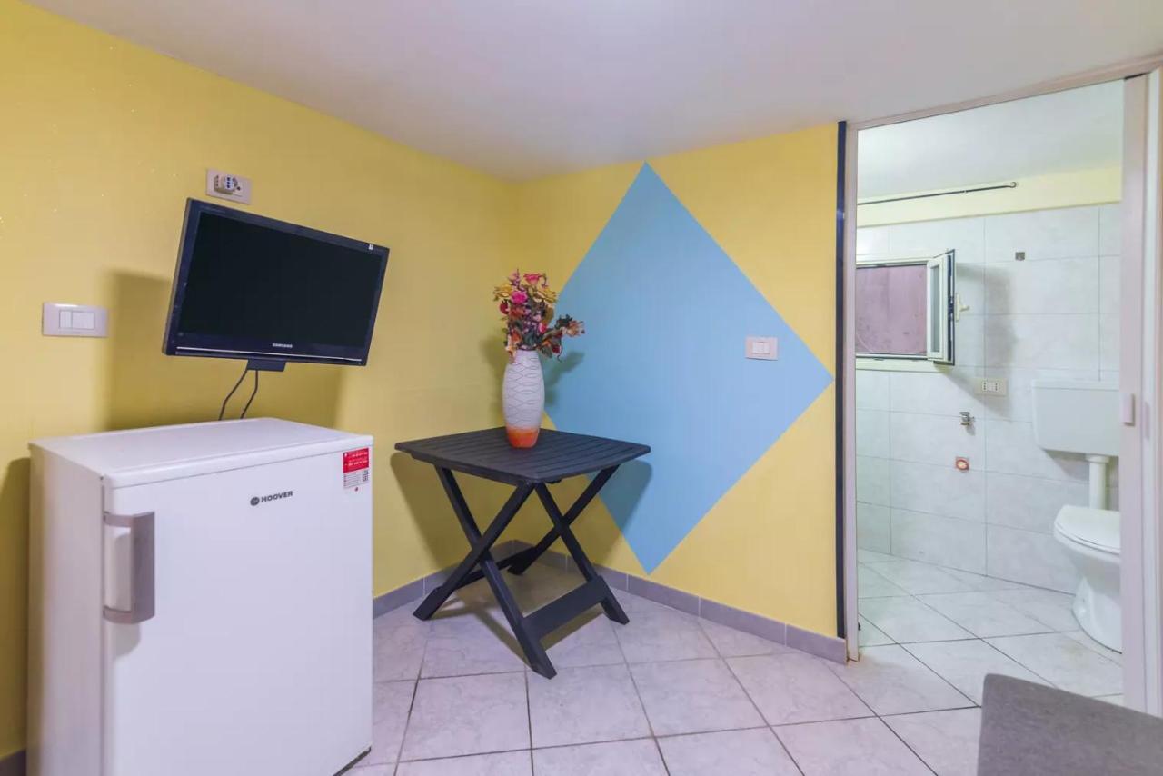 Independent Room Near Ortigia Island Syracuse Bagian luar foto