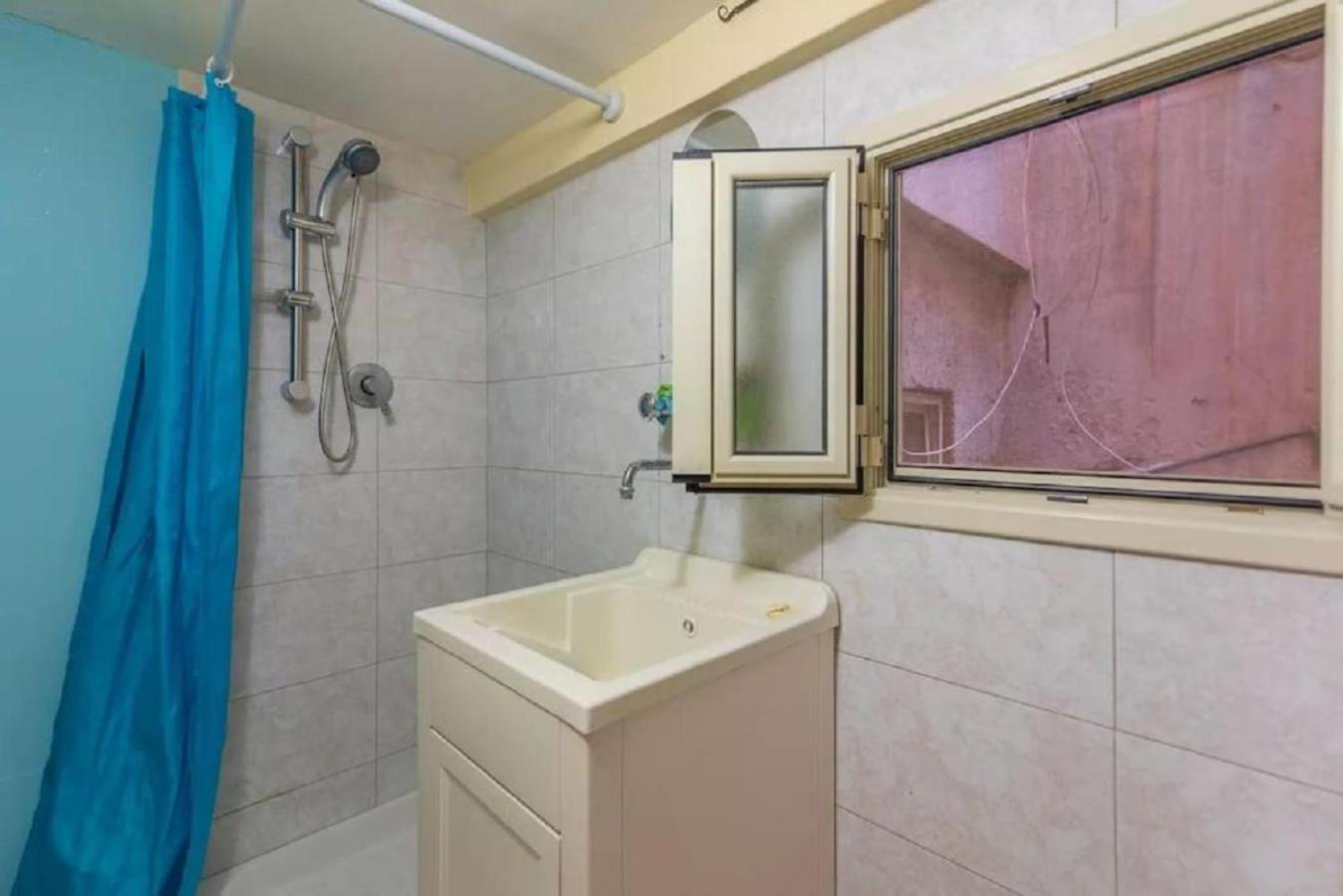 Independent Room Near Ortigia Island Syracuse Bagian luar foto