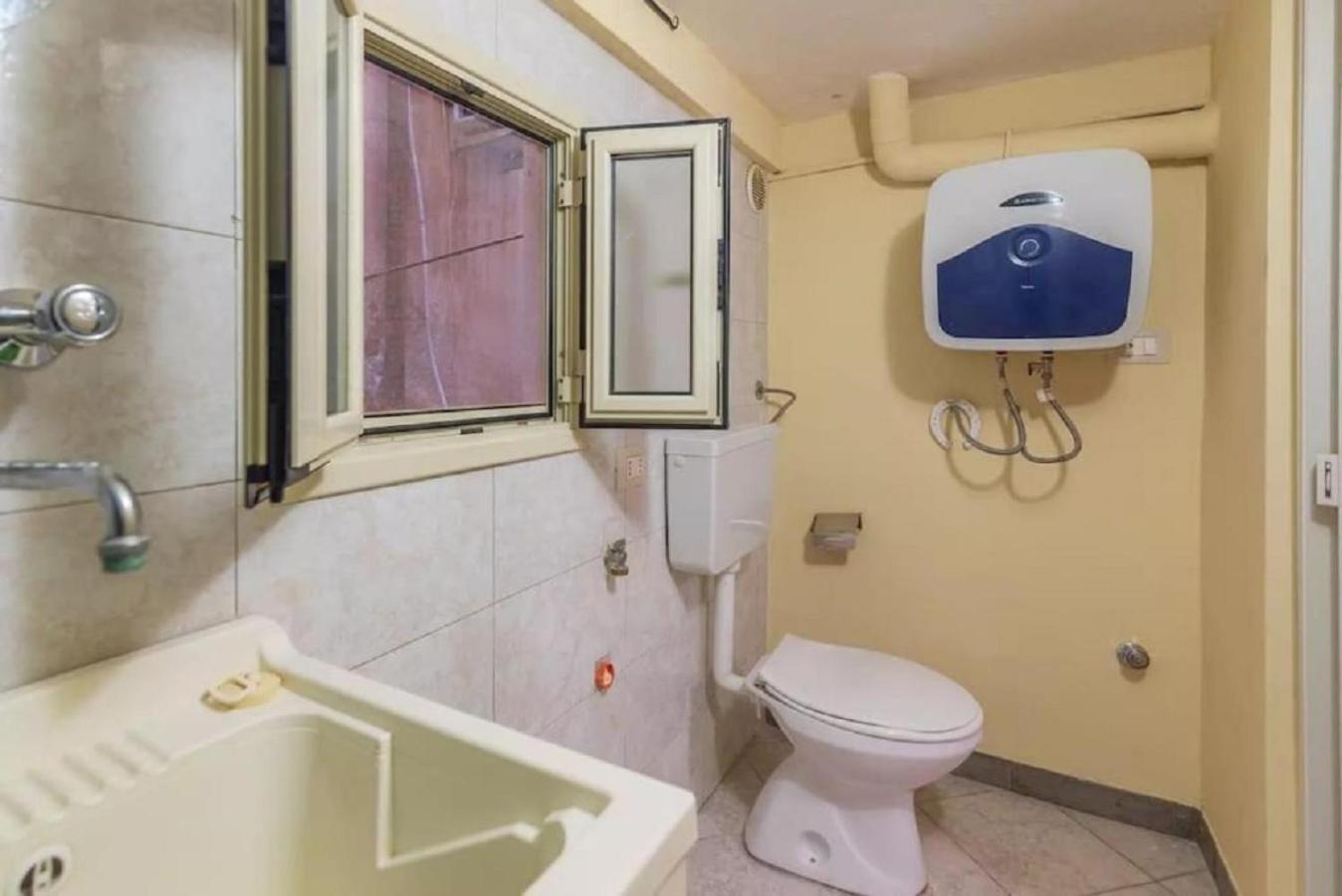 Independent Room Near Ortigia Island Syracuse Bagian luar foto